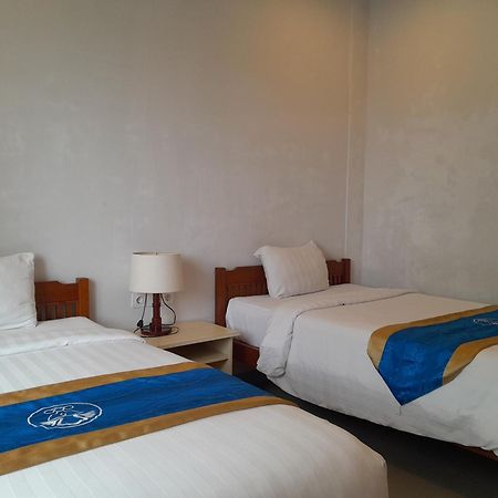 Hotel Dhyana Pura Kapal Екстер'єр фото
