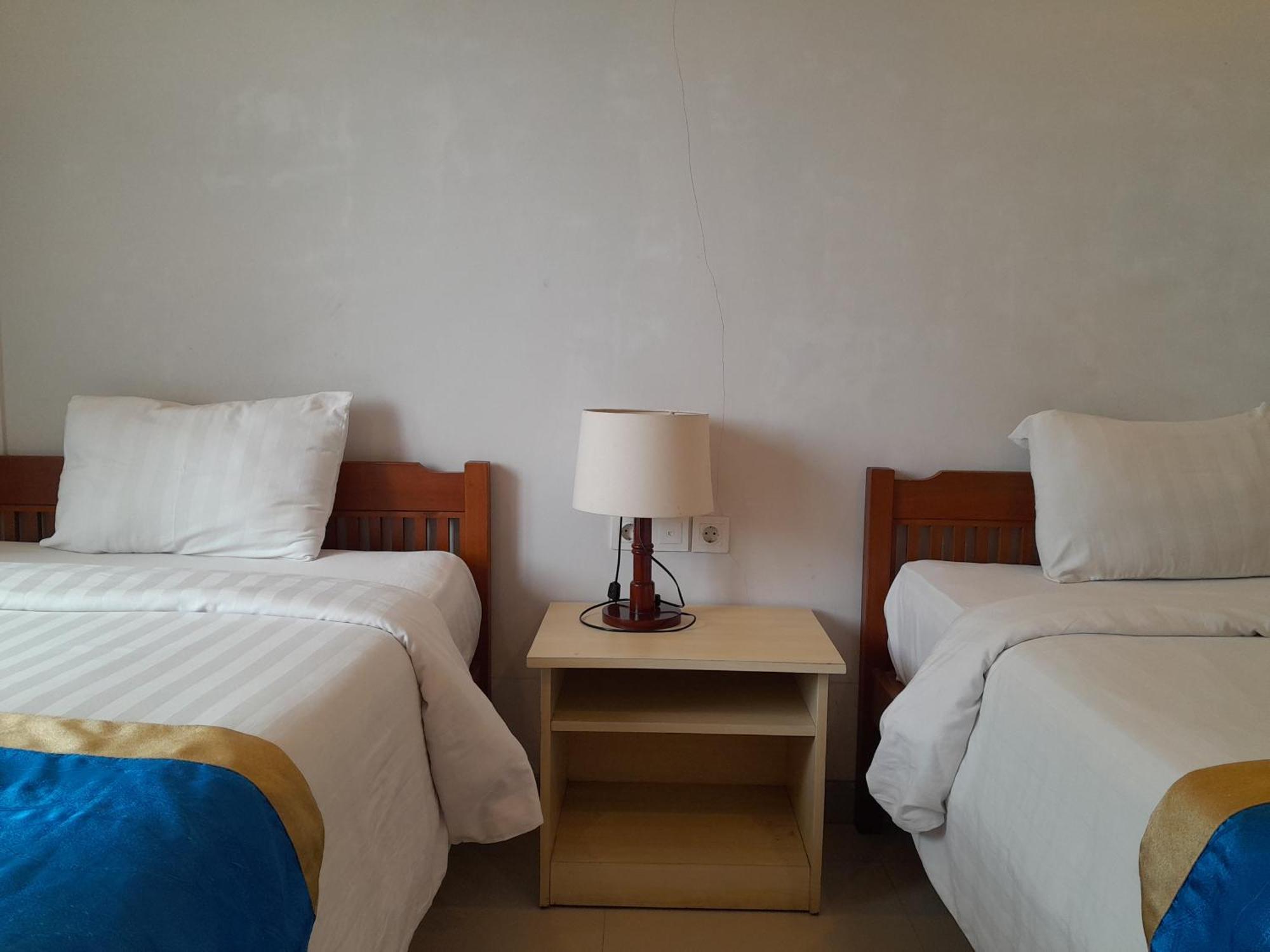 Hotel Dhyana Pura Kapal Екстер'єр фото
