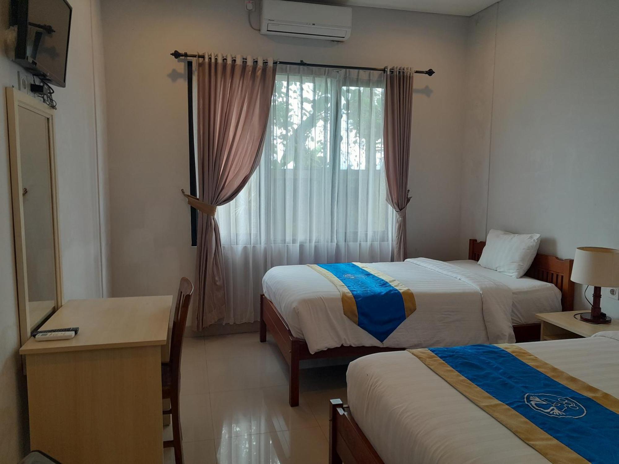 Hotel Dhyana Pura Kapal Екстер'єр фото