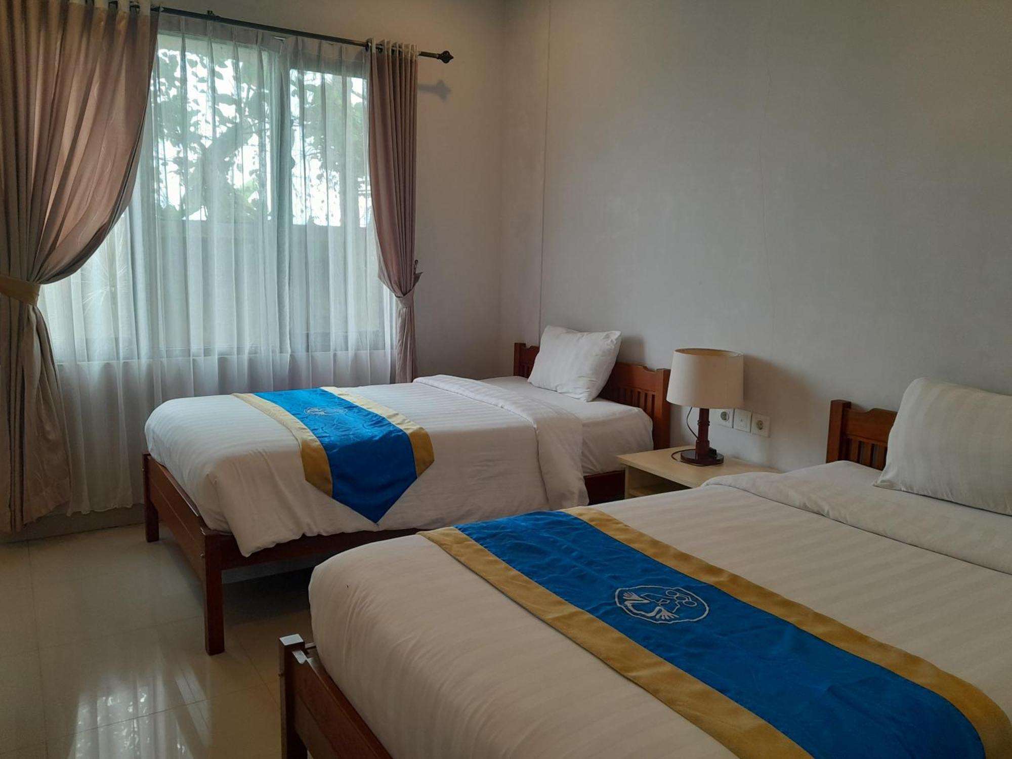 Hotel Dhyana Pura Kapal Екстер'єр фото