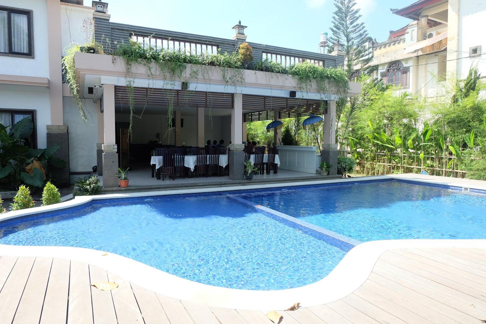 Hotel Dhyana Pura Kapal Екстер'єр фото